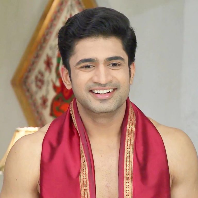 Chinmay Udgirkar Biography, Age, Wife, Serials, Height, Birthday, Zee ...